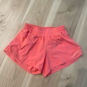 Lululemon Hotty Hot low rise lined shorts 4inch - size 4